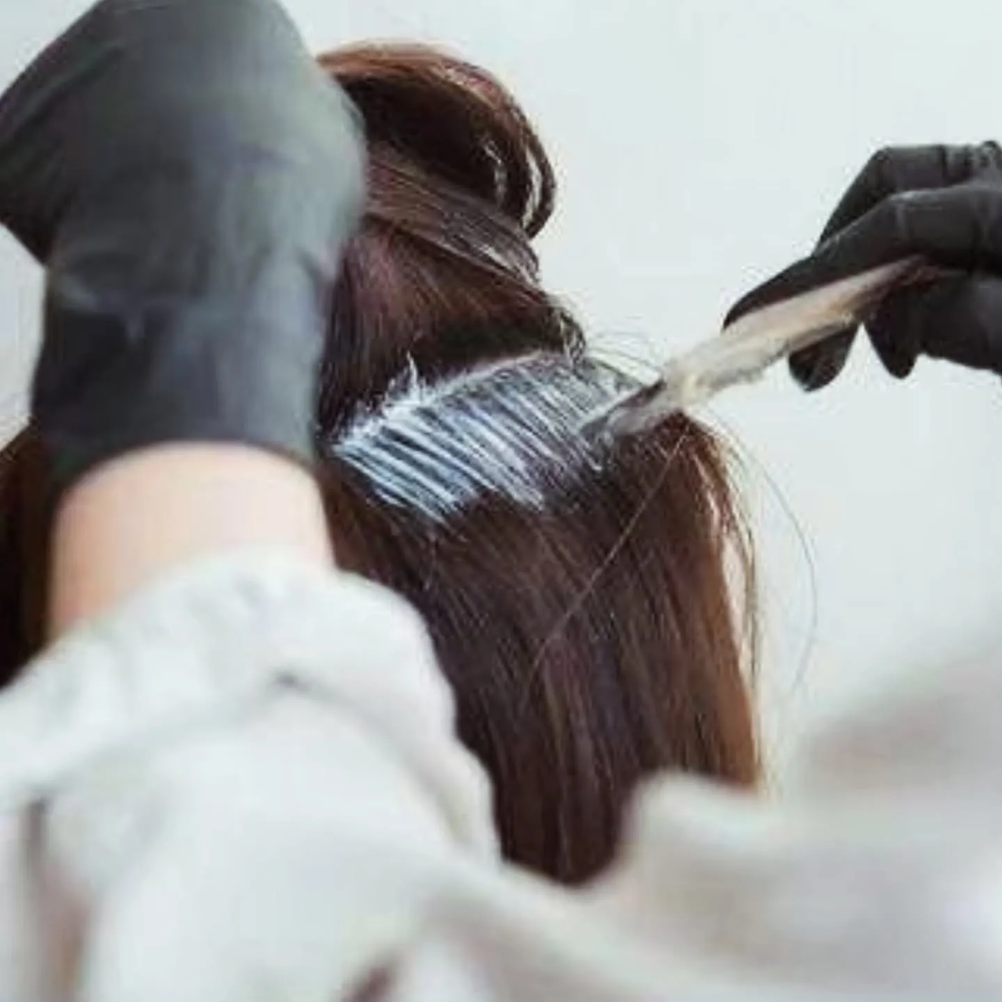 ……根元の白髪だけが、異常に目立ってきた(泣)